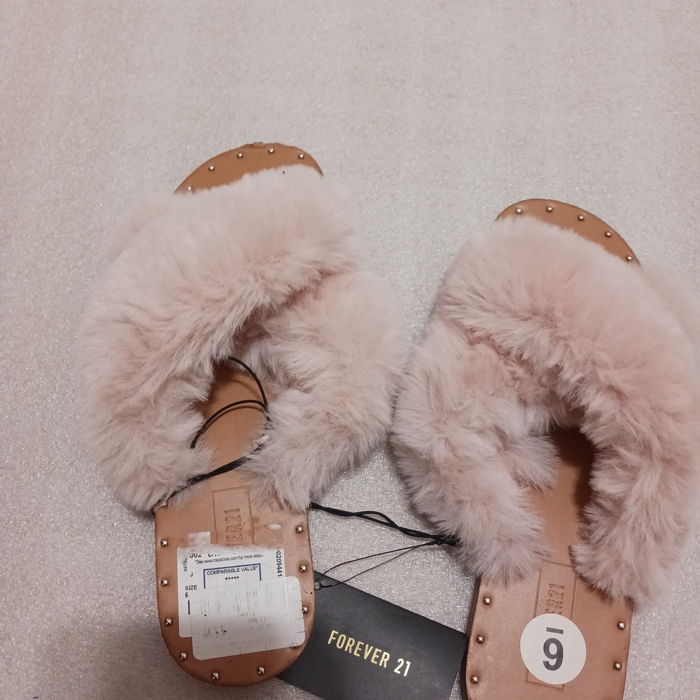 Forever 21 Pink Fluffy Slippers